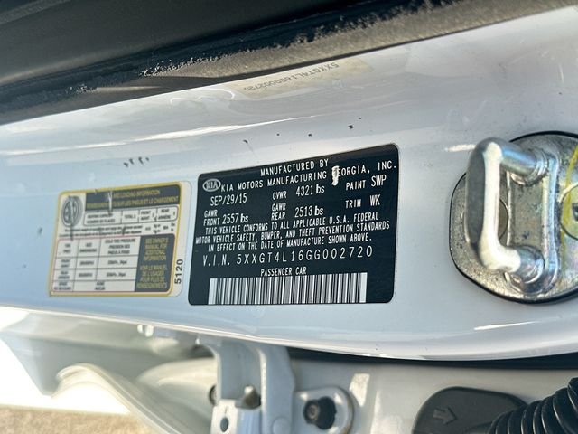 Used 2016 White Kia LX image 12