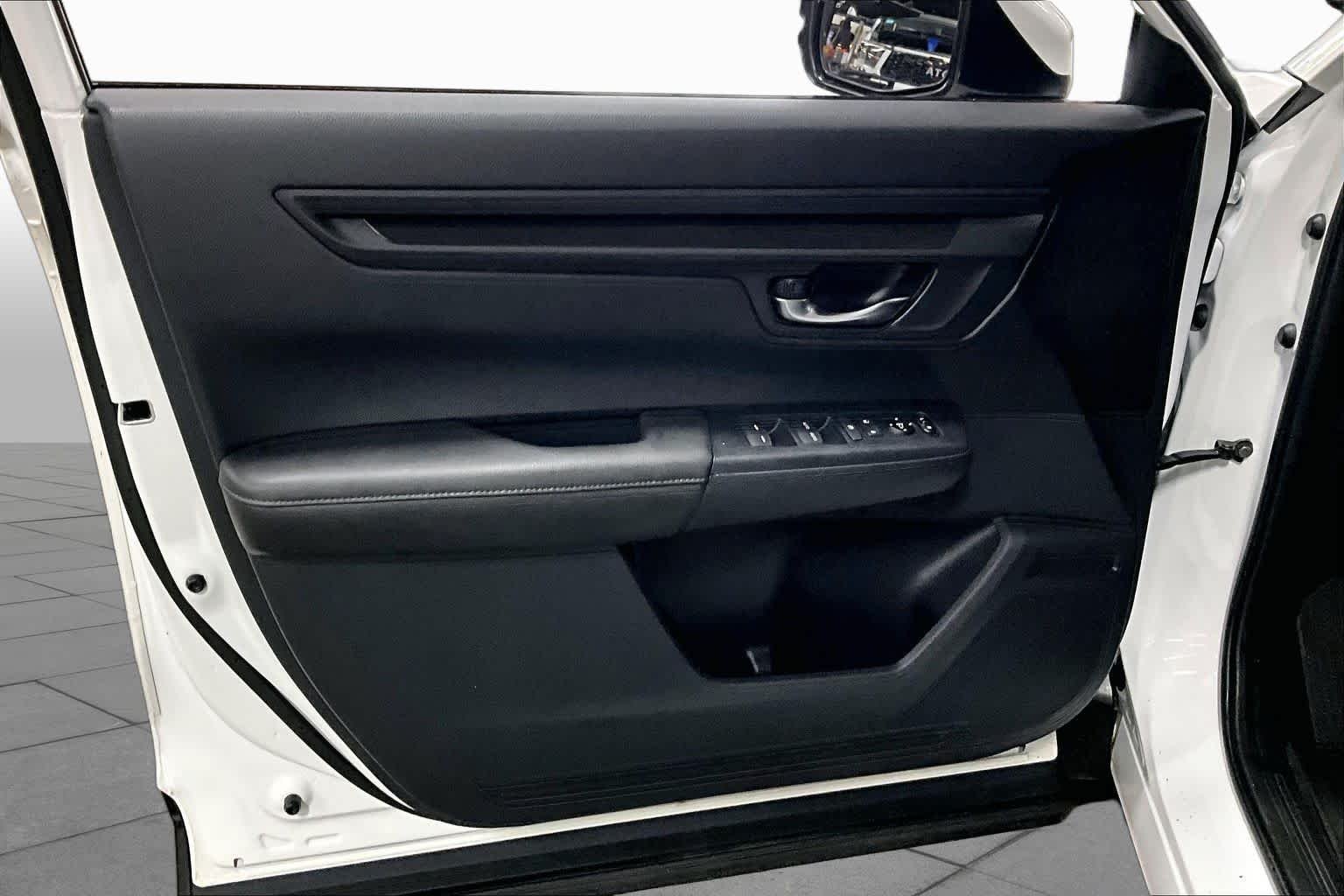 Used 2025 Platinum White Pearl Honda EX image 19