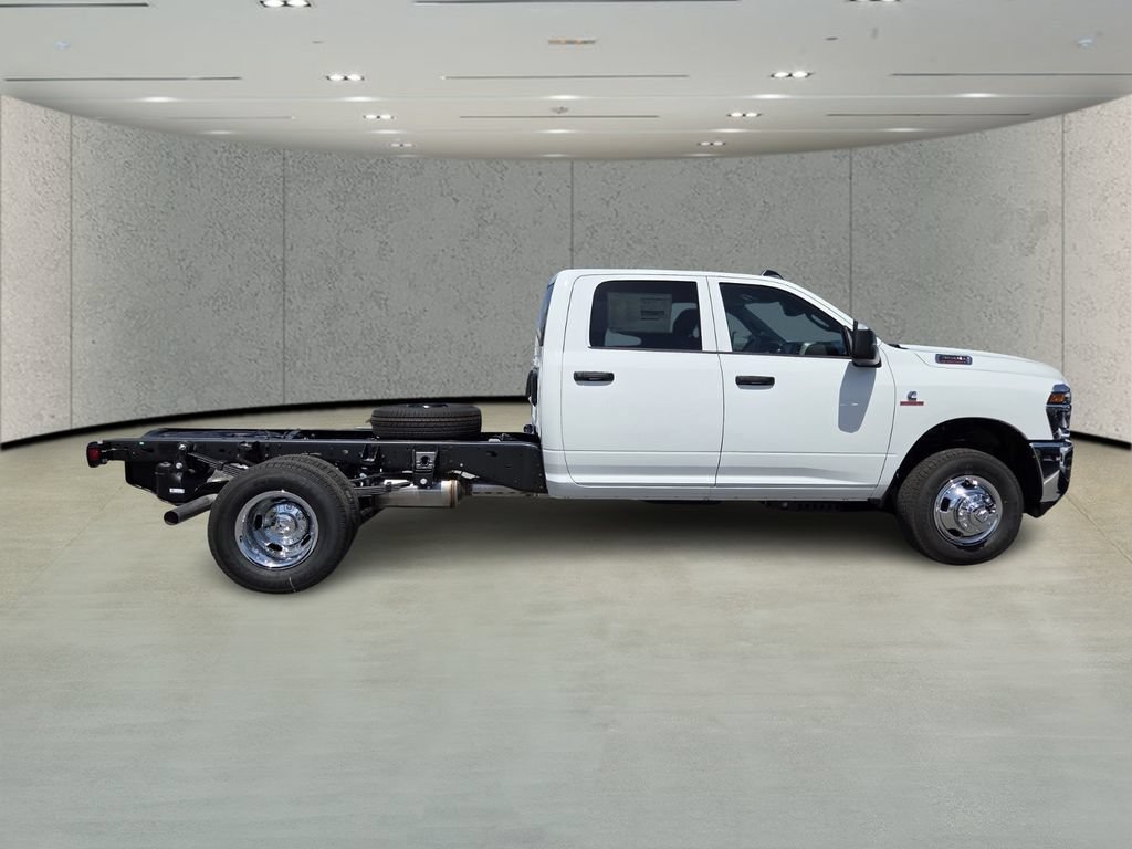 New 2026 Bright White Clear-Coat Exterior Paint RAM Tradesman image 3