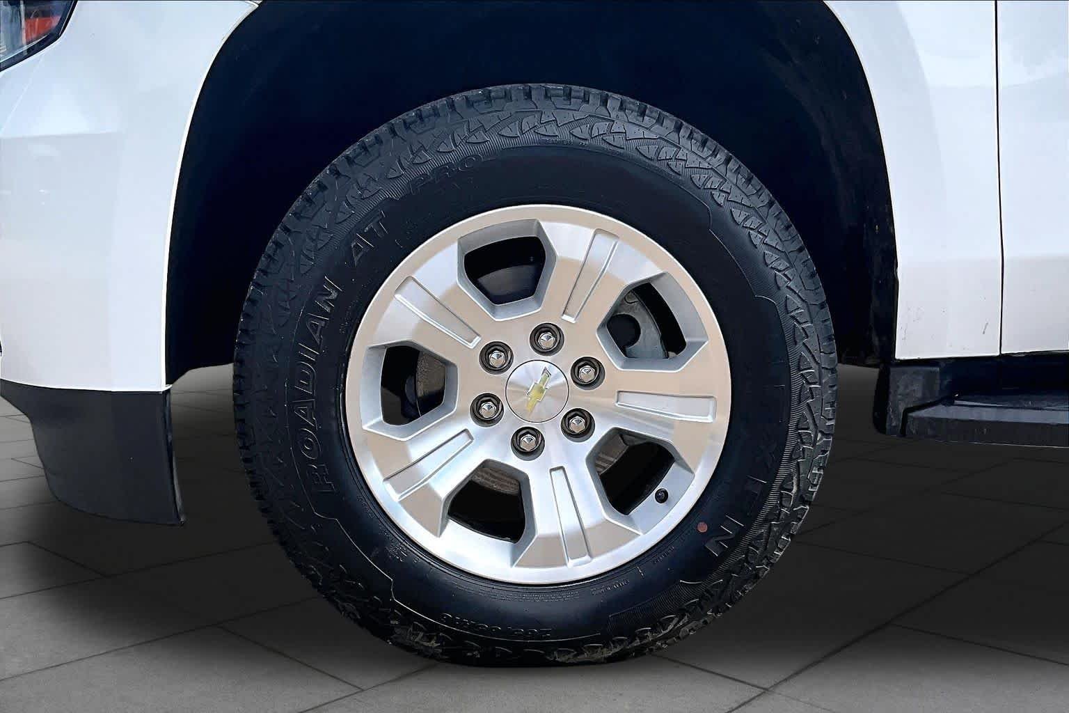 Used 2019 Summit White Chevrolet LT image 10