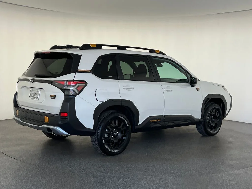 New 2026 CRYSTAL WHITE PEARL Subaru Wilderness image 4