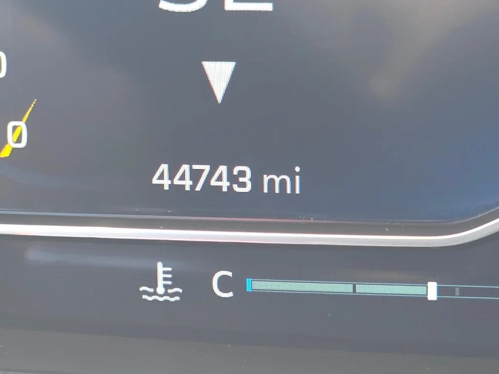 Used 2022 Dark Ash Metallic Chevrolet RST image 9