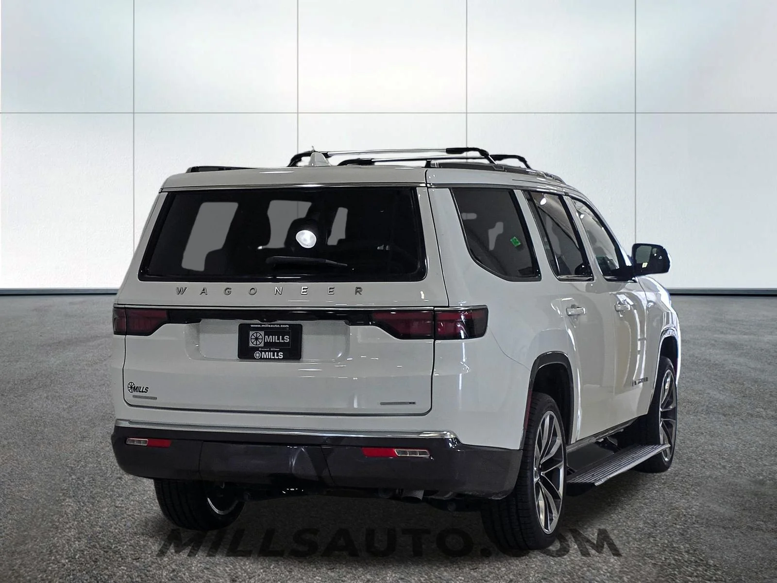 Used 2022 White Jeep Series III image 7