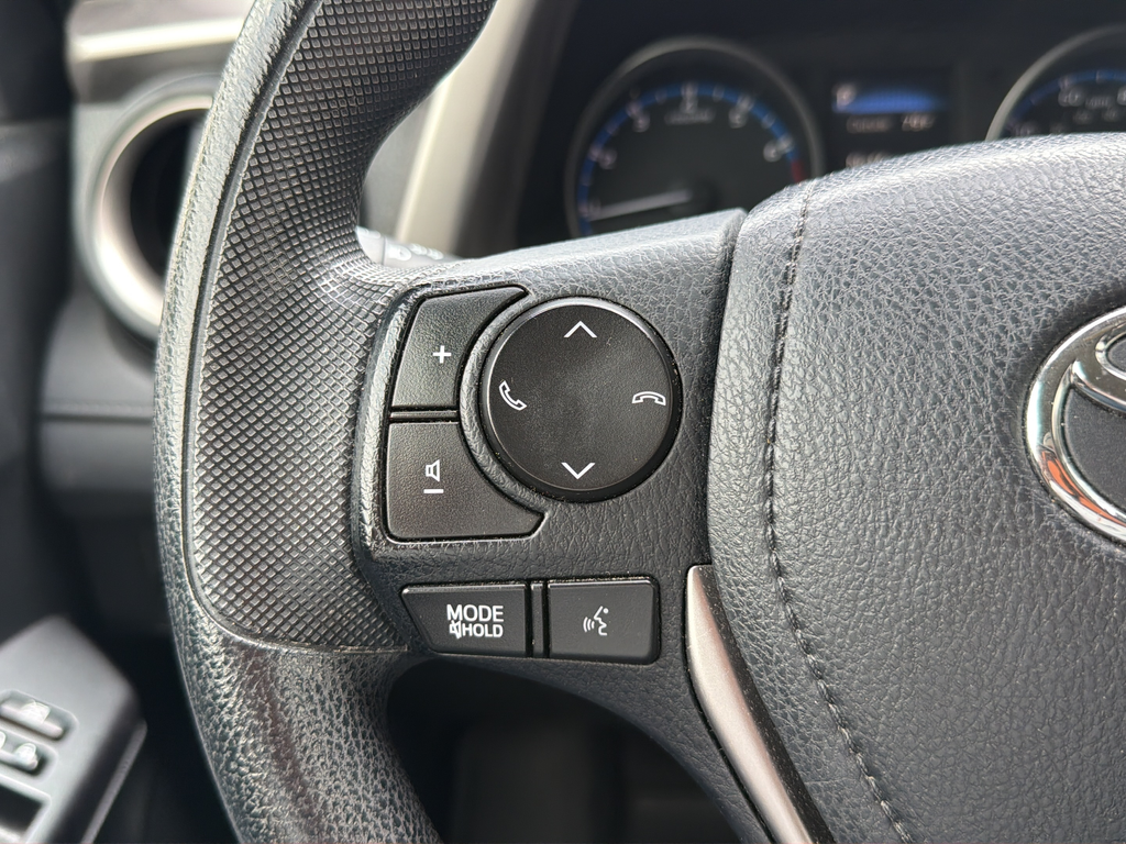 Used 2018 Silver Toyota LE image 16
