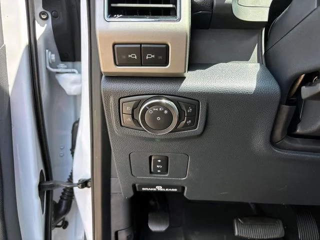 Used 2022 Oxford White Ford Lariat image 23