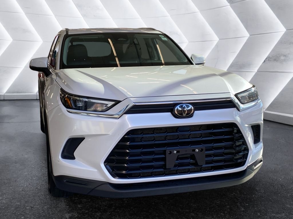 Used 2024 White Toyota XLE image 1