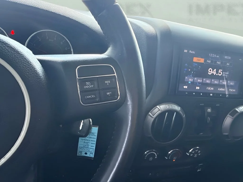 Used 2017  Jeep Sport image 14