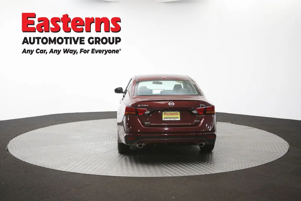 Used 2024 Red Nissan 2.5 SV image 39