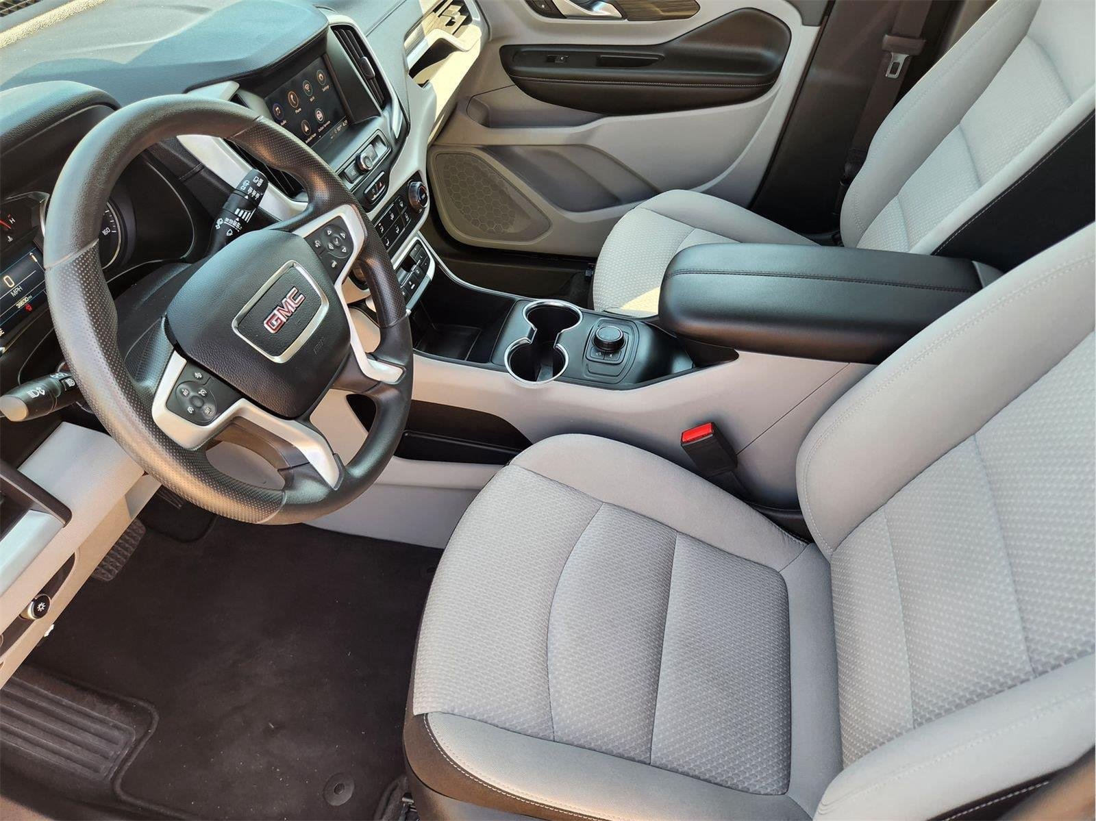 Certified Used 2024 Downpour Metallic GMC SLE image 12