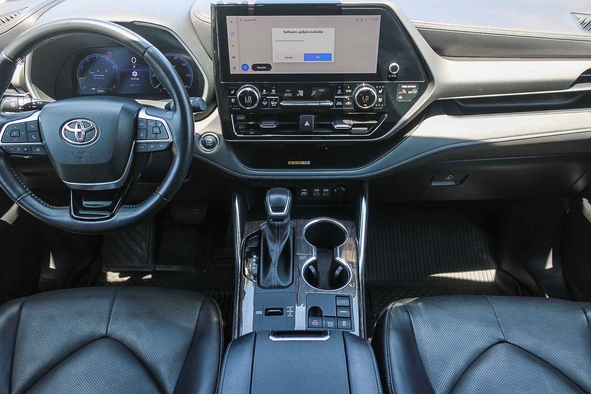 Used 2023 Wind Chill Pearl Toyota Limited image 13