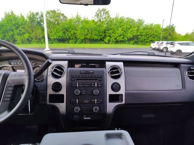 Used 2014 Black Ford XLT image 18