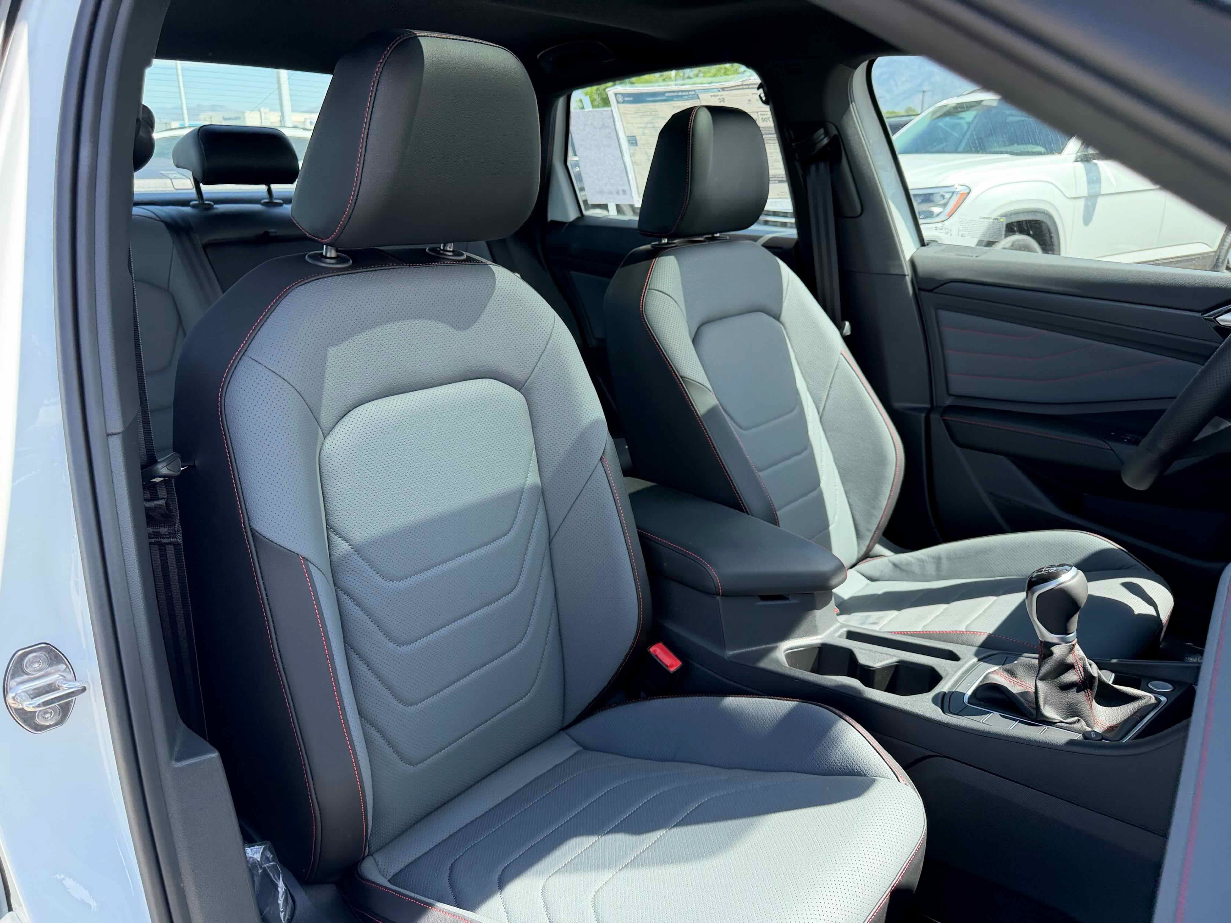 New 2026 Pure White Volkswagen Autobahn image 33