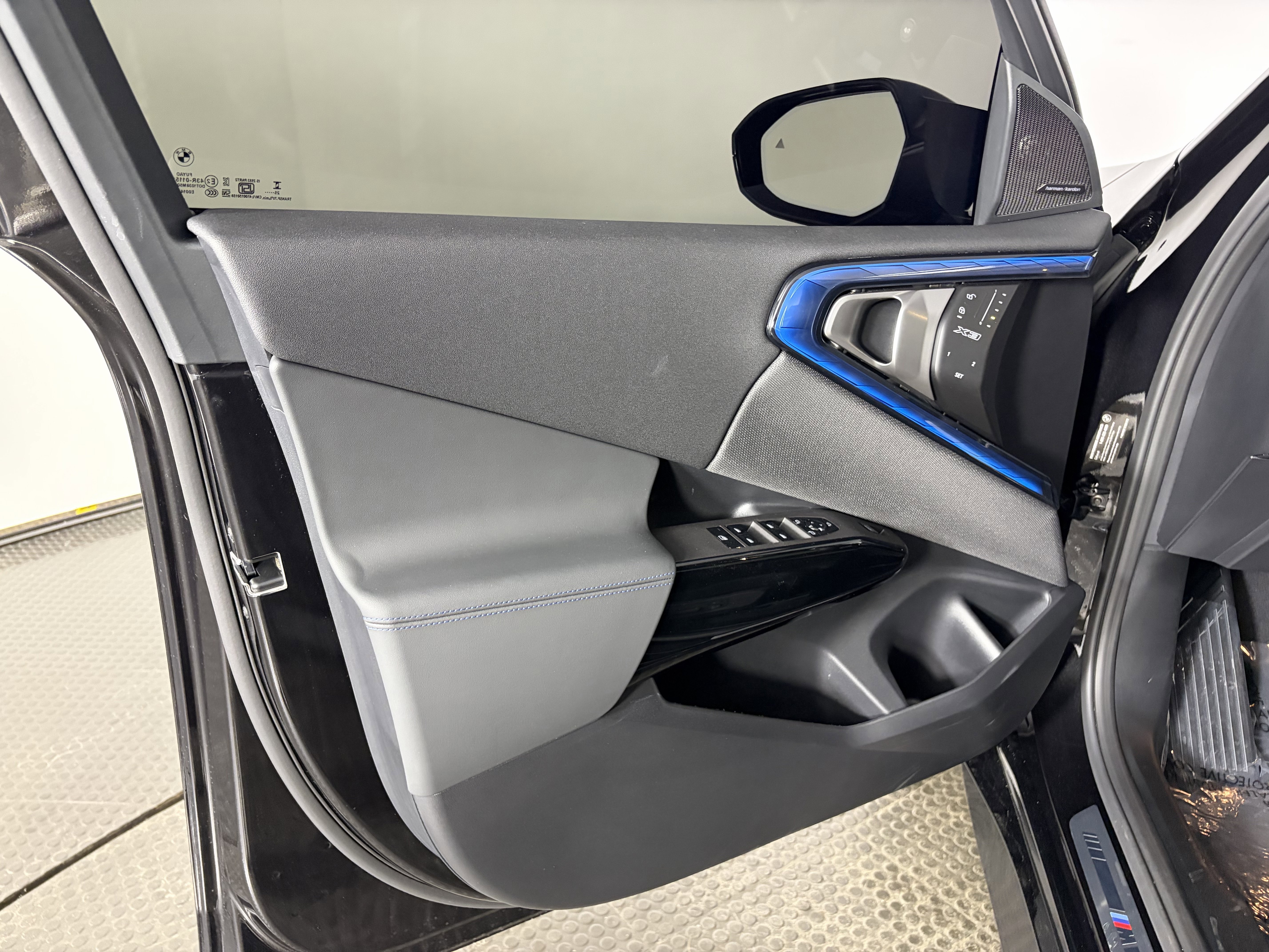 Used 2026 Black Sapphire Metallic BMW M50 xDrive image 10