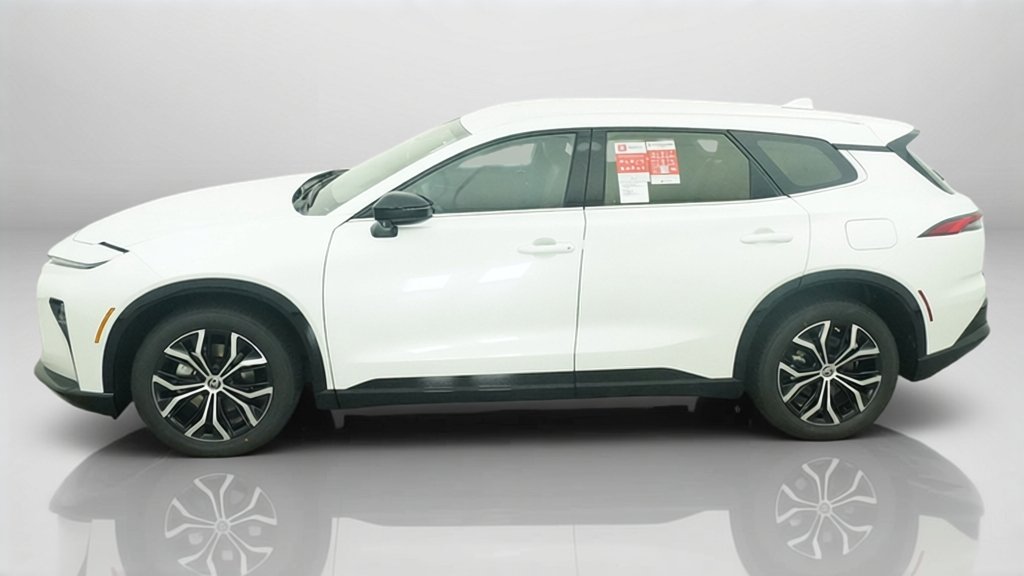 New 2026 Oxygen White Toyota XLE image 2