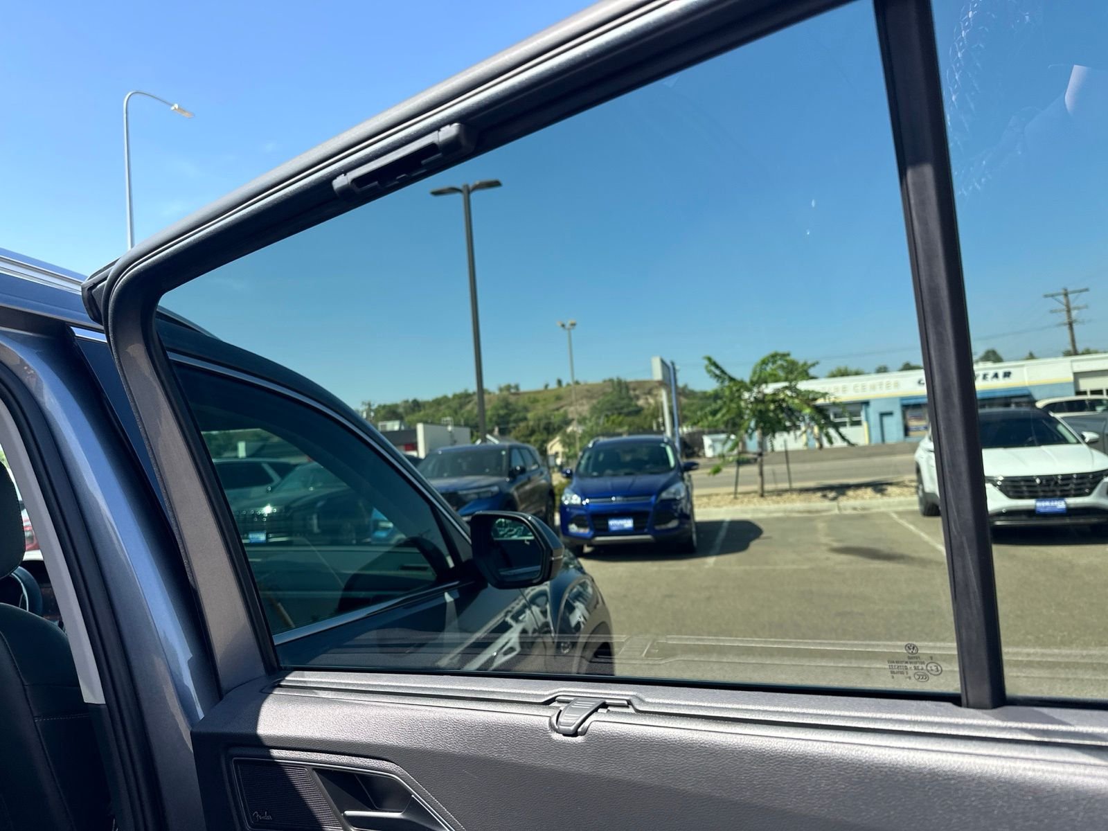 Used 2019 Gray Volkswagen SEL Premium image 47