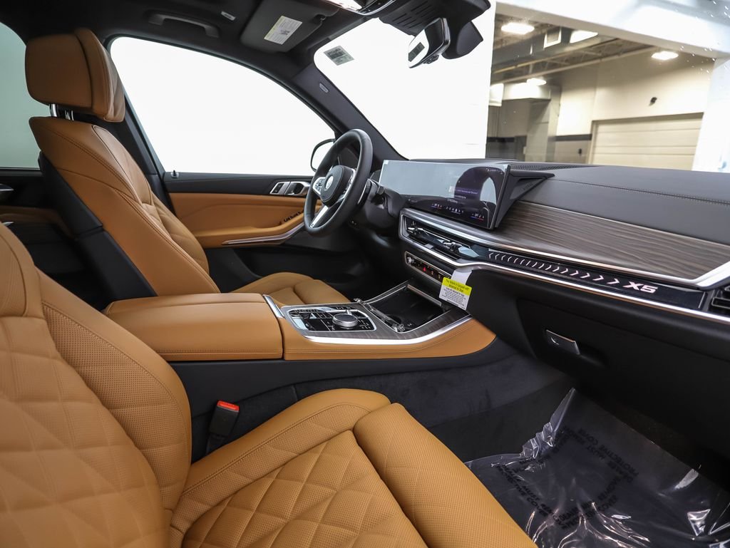 New 2026 Gray Metallic BMW xDrive40i image 30