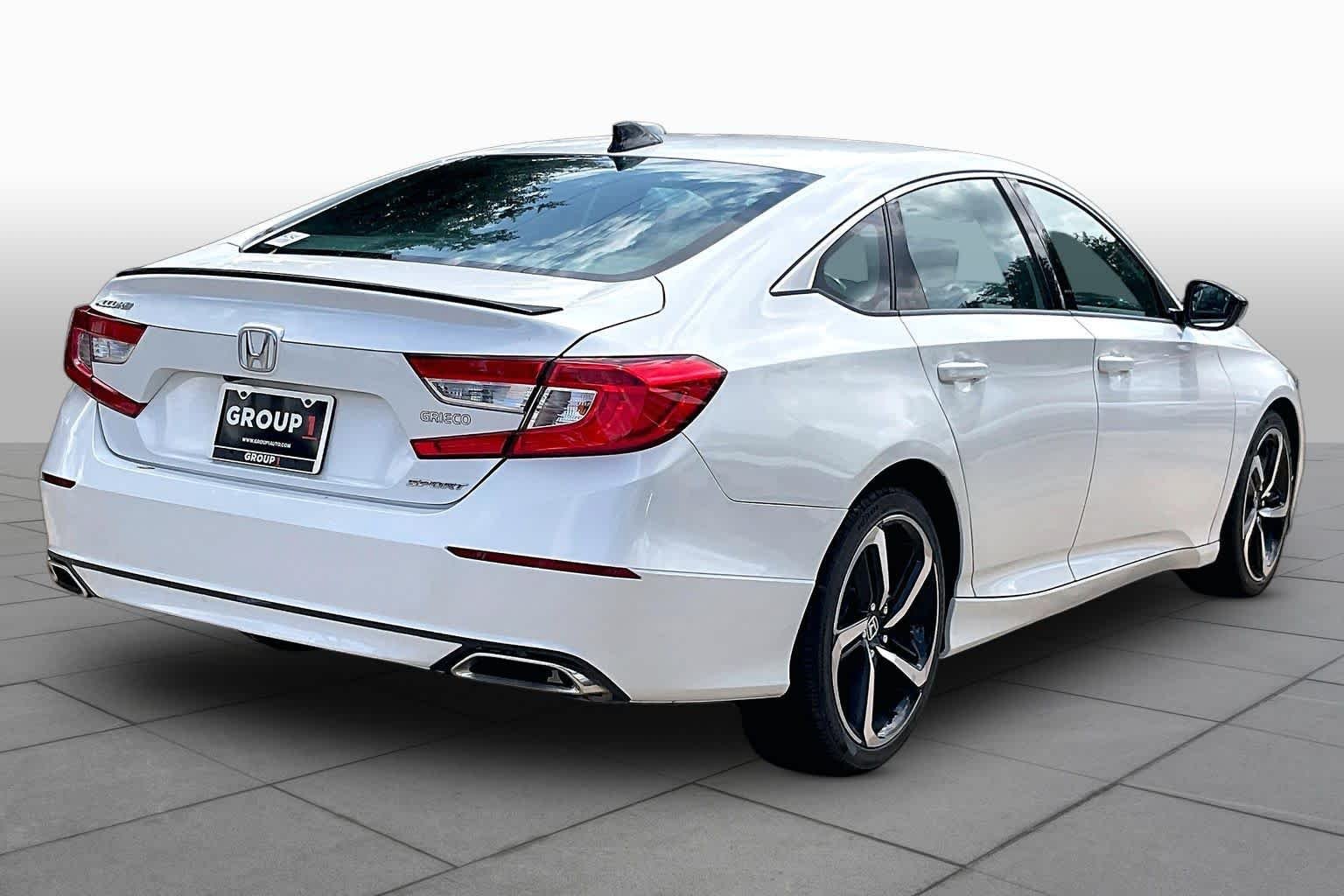 Used 2022 Platinum White Pearl Honda Sport image 13