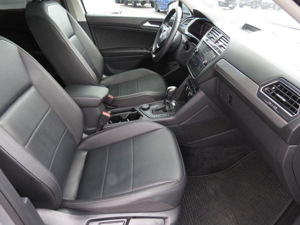 Used 2020 Silver Metallic Volkswagen 2.0T SEL image 16
