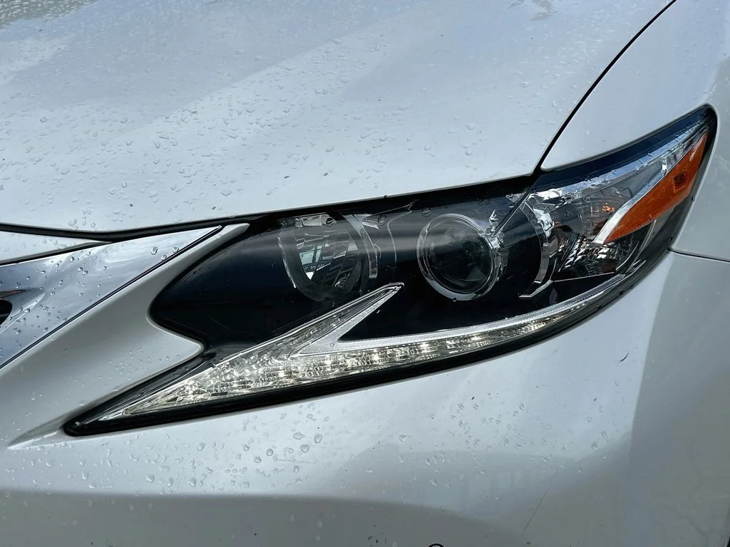 Used 2016 White Lexus 350 image 35