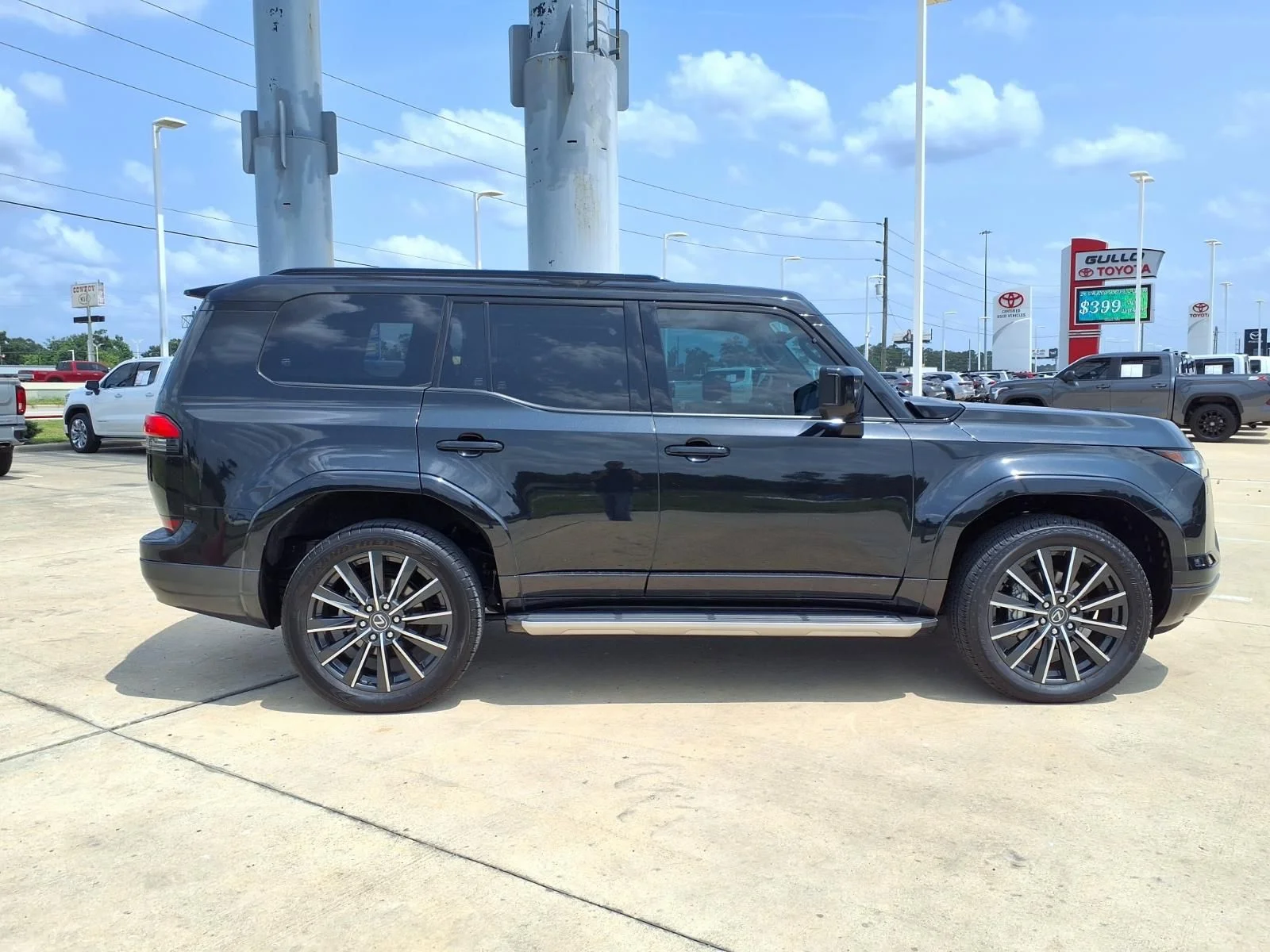 Used 2024 Black Lexus 550 Luxury image 5