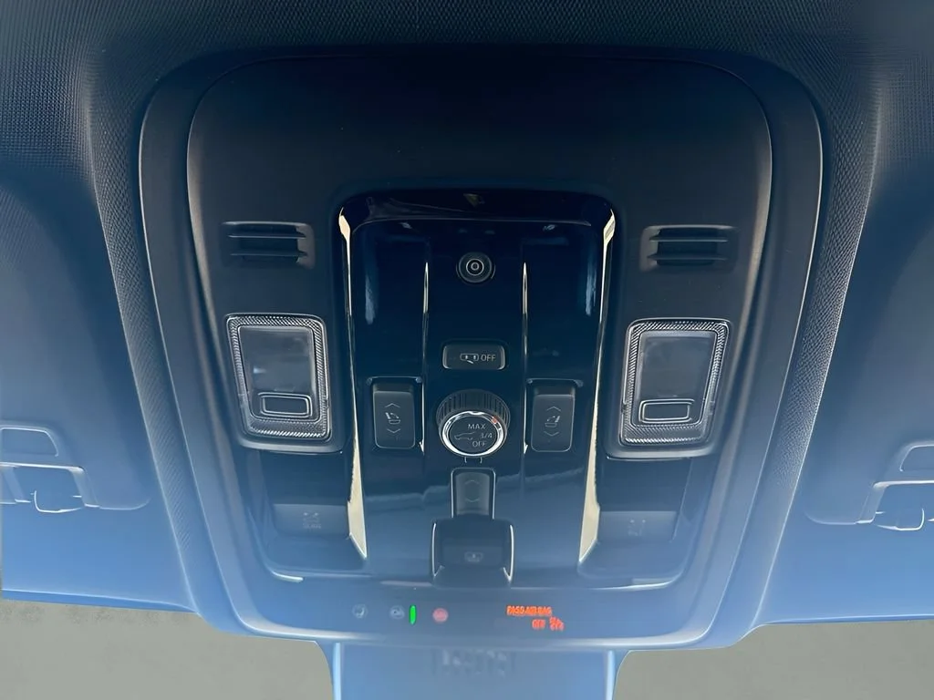 New 2026 Polar White Tricoat Chevrolet Premier image 30