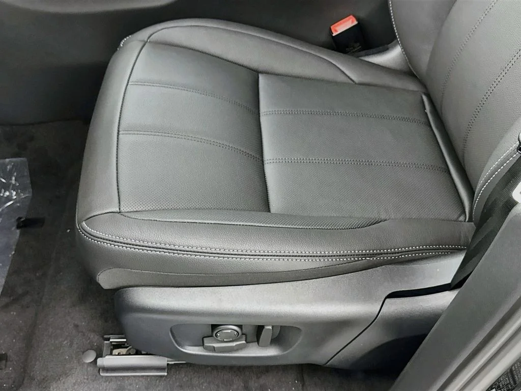 New 2026 Carpathian Grey Land Rover Hoxton Edition image 20