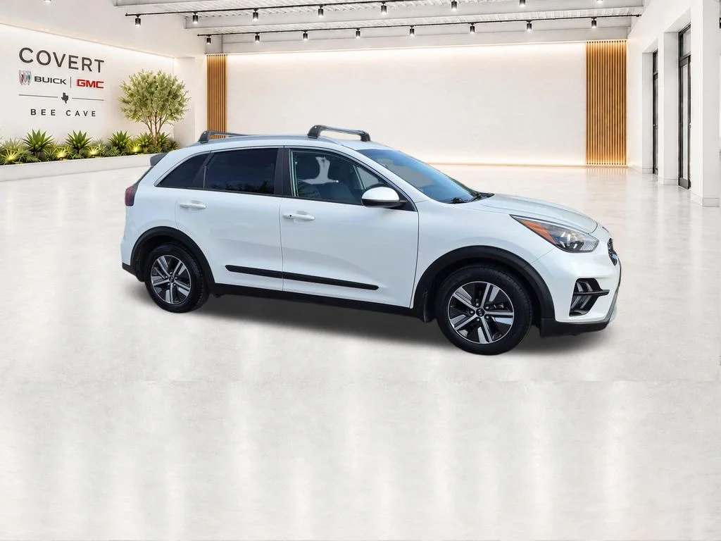 Used 2020 White Kia LXS image 14