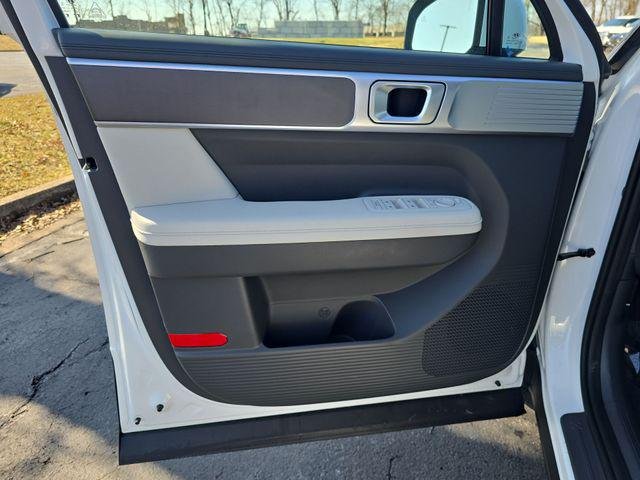 New 2026 White Hyundai SEL AWD image 13