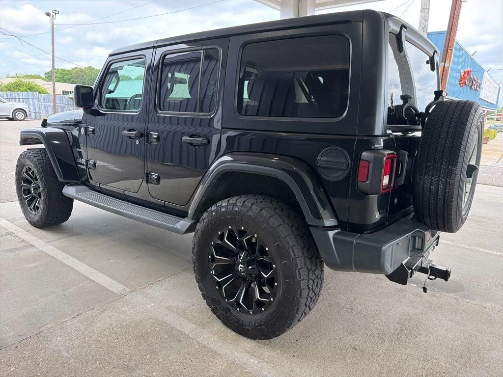 Used 2020 Black Jeep Unlimited Sahara image 6