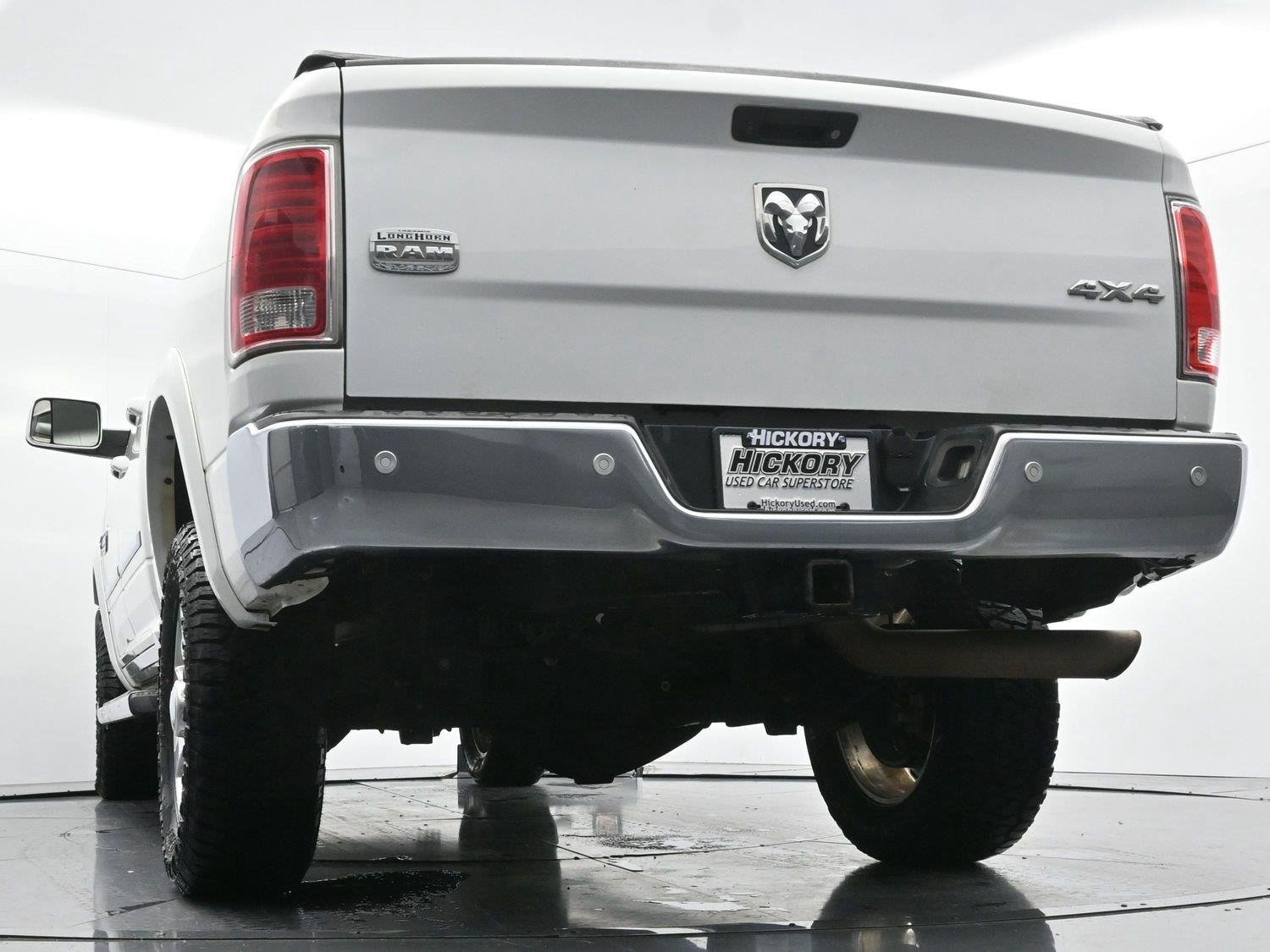 Used 2018 Bright White Clearcoat Ram Longhorn image 51