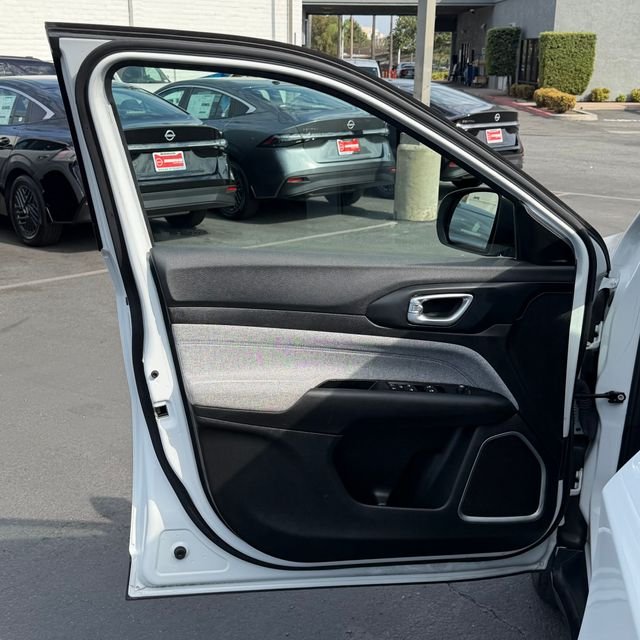 Used 2024 White Jeep Latitude image 14