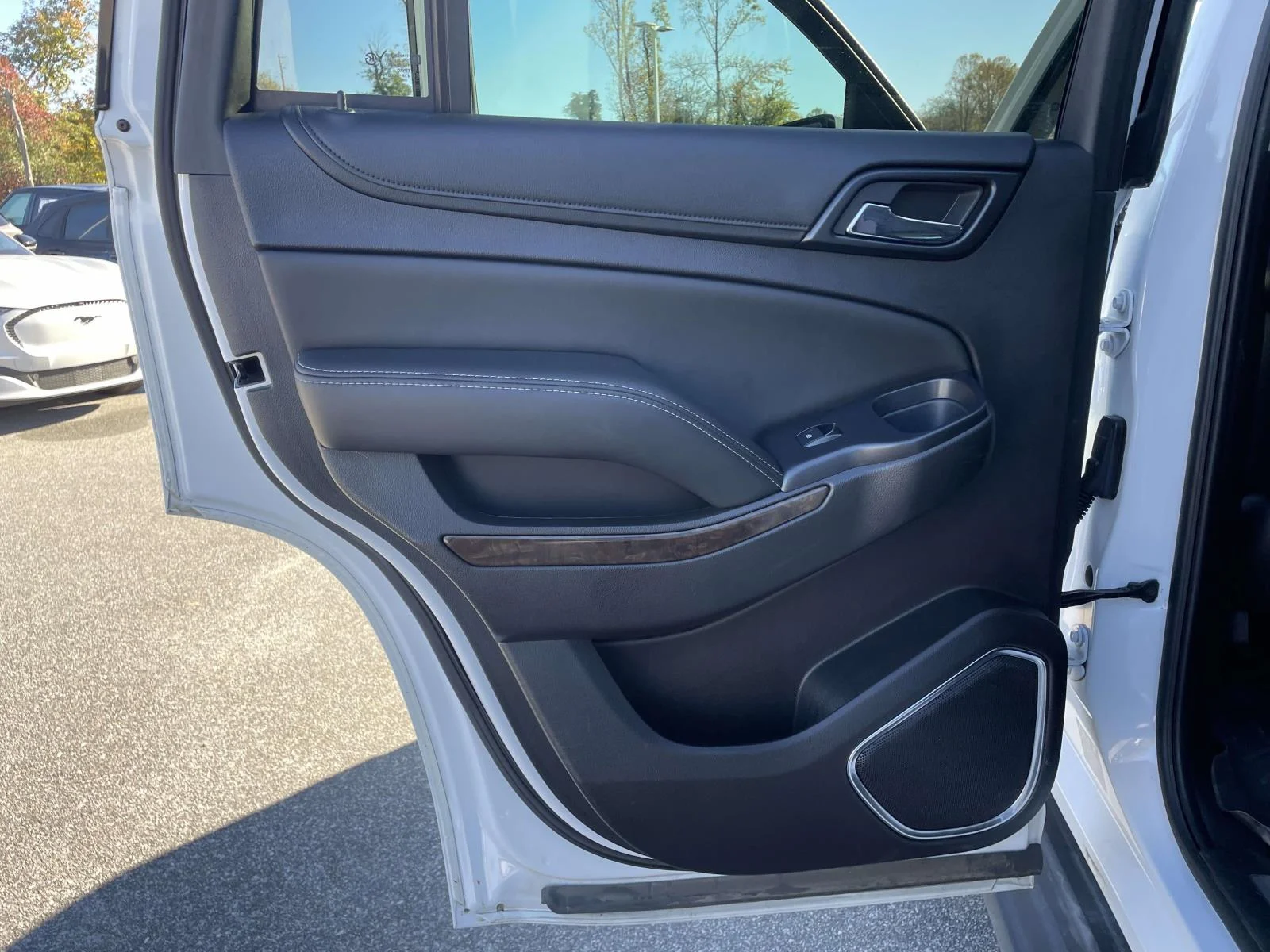 Used 2016 Summit White Chevrolet LT image 2