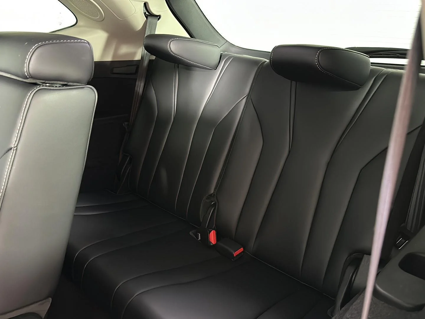 Used 2025 Liquid Carbon Metallic Acura SH-AWD w/Tech image 30