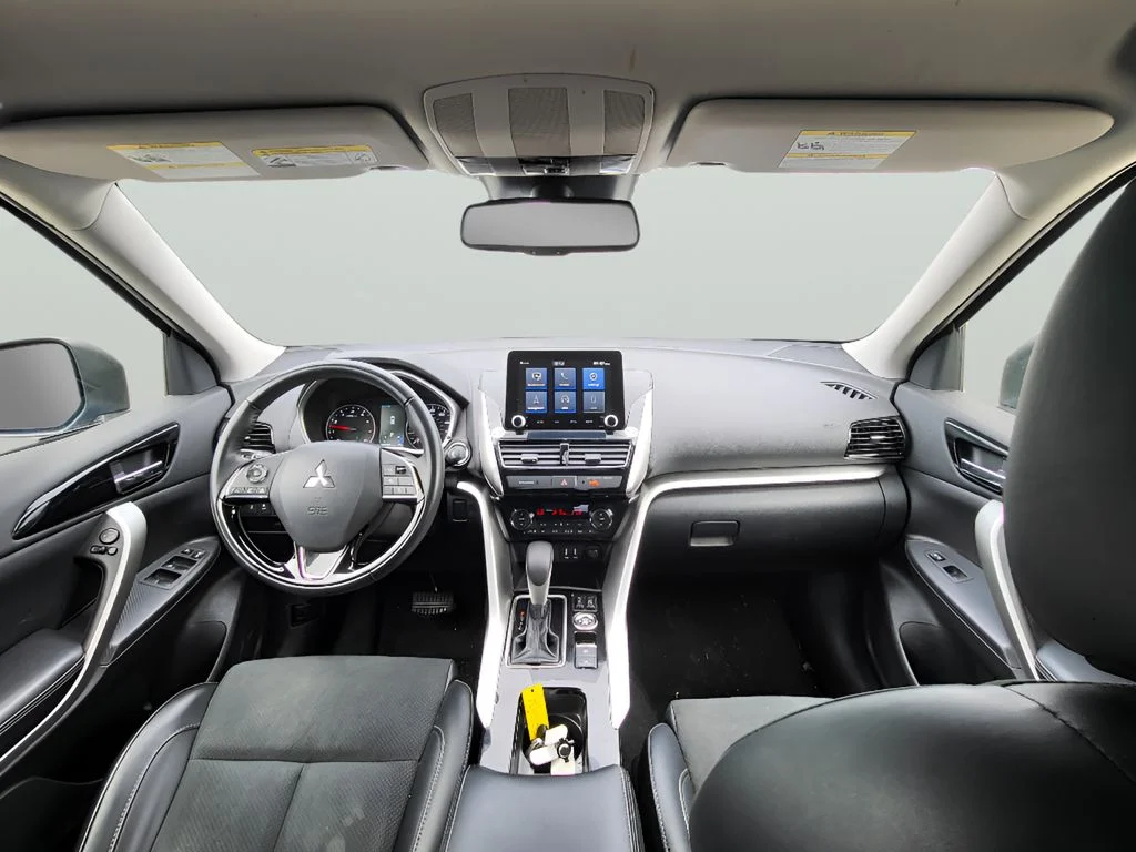Used 2024 Lightning Blue Metallic Mitsubishi SE image 10