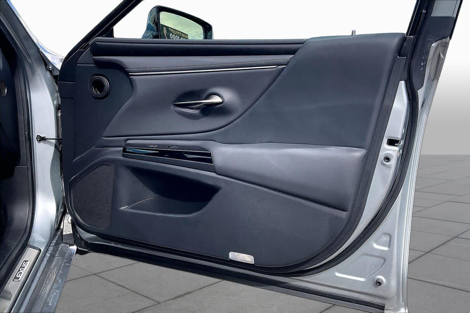 Used 2025 Iridium Lexus  image 22