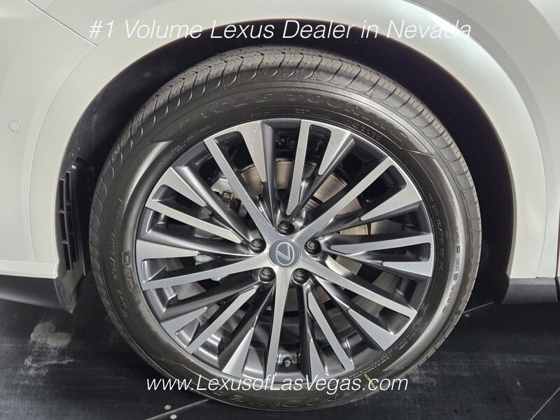 New 2026 White Pearl Lexus PREMIUM PLUS image 9