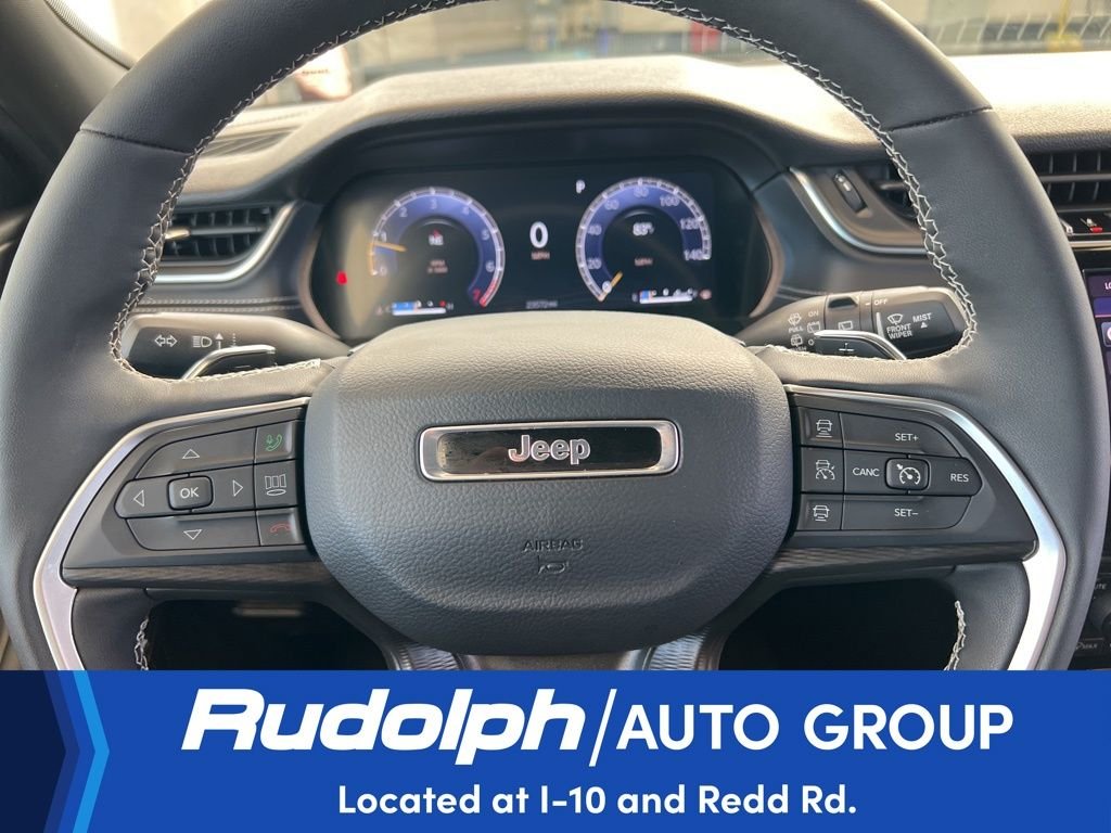 Used 2025 Silver Jeep Altitude image 44