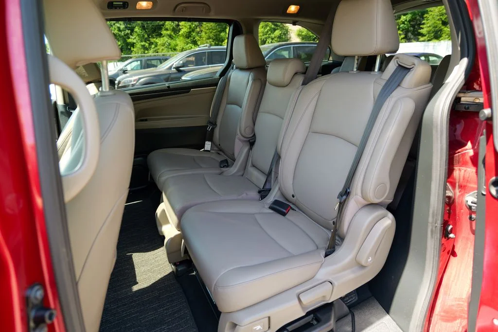 Used 2023 Red Honda EX-L image 28