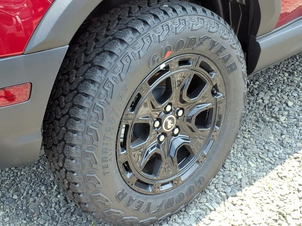 New 2026 Ruby Red Metallic Tinted Clearcoat Ford Badlands® image 7