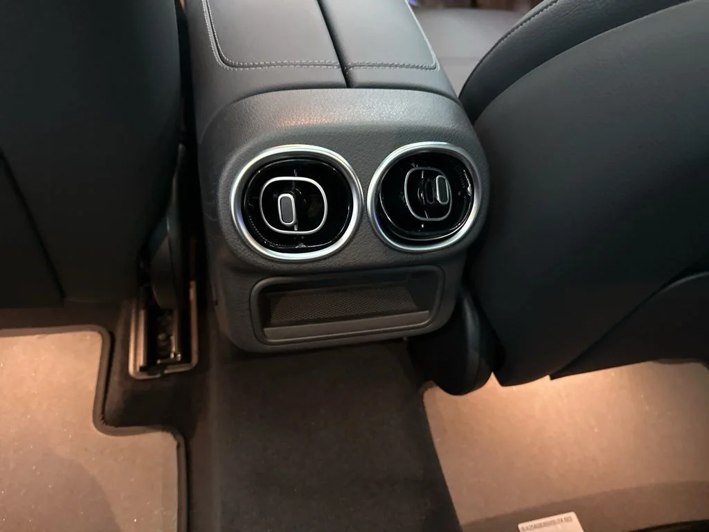 Used 2026 White Mercedes-Benz GLC 300 image 20