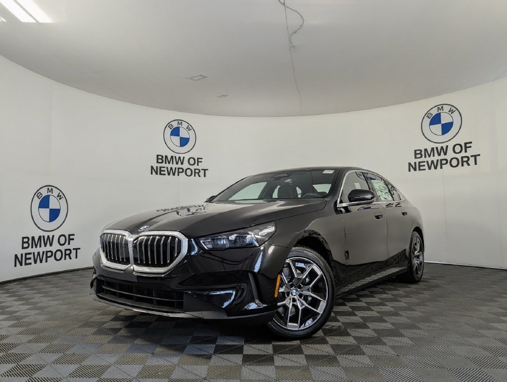 Used 2027 Black BMW 530i xDrive image 1