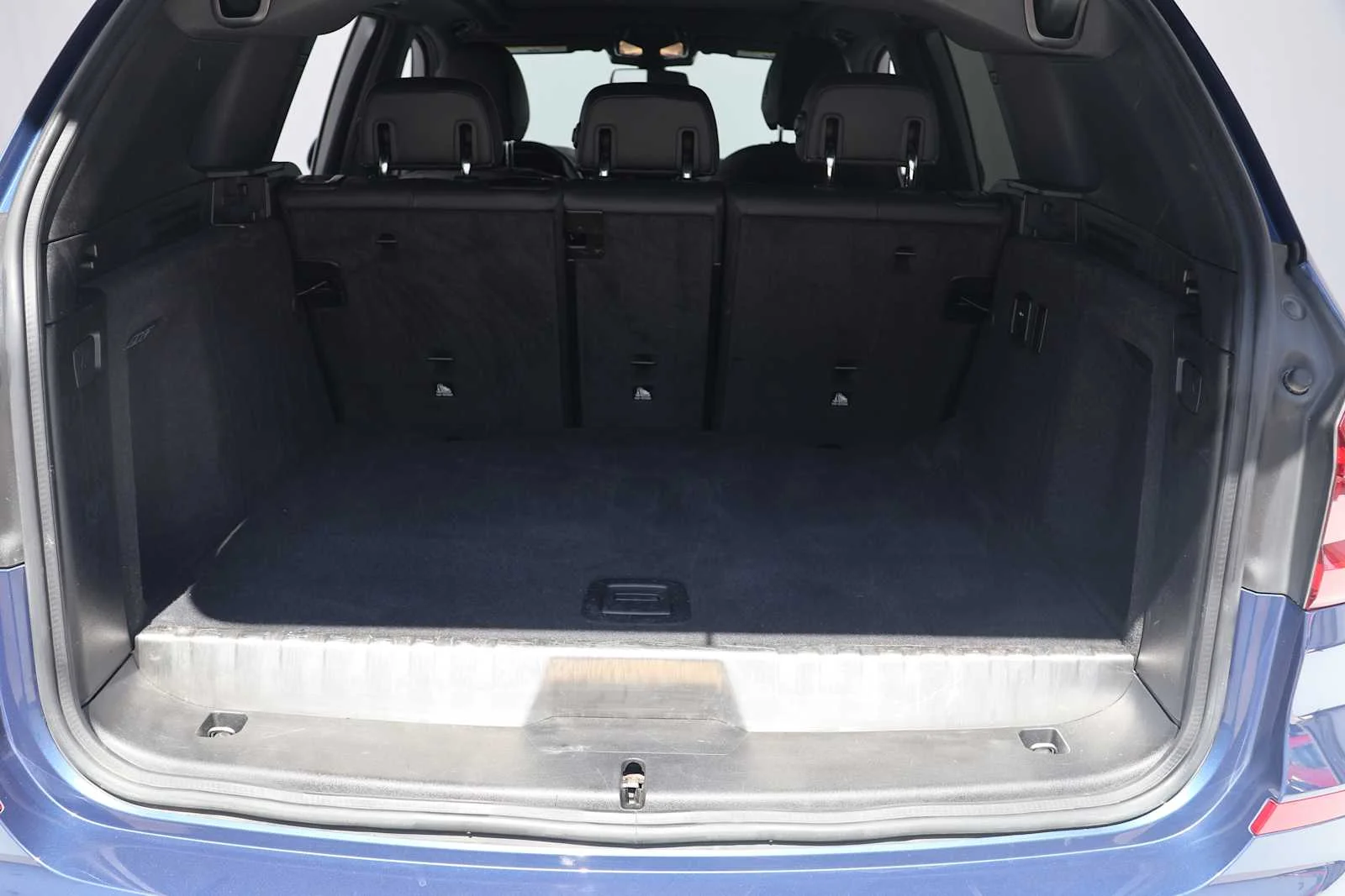 Used 2021 Phytonic Blue Metallic BMW xDrive30e image 26
