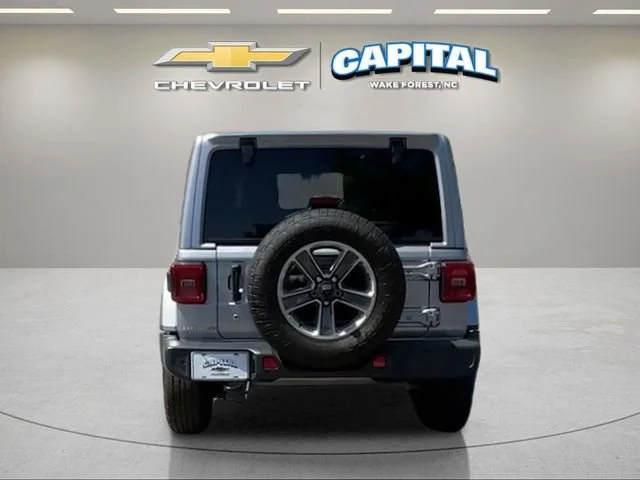 Used 2018 Silver Jeep Sahara 4x4 image 4