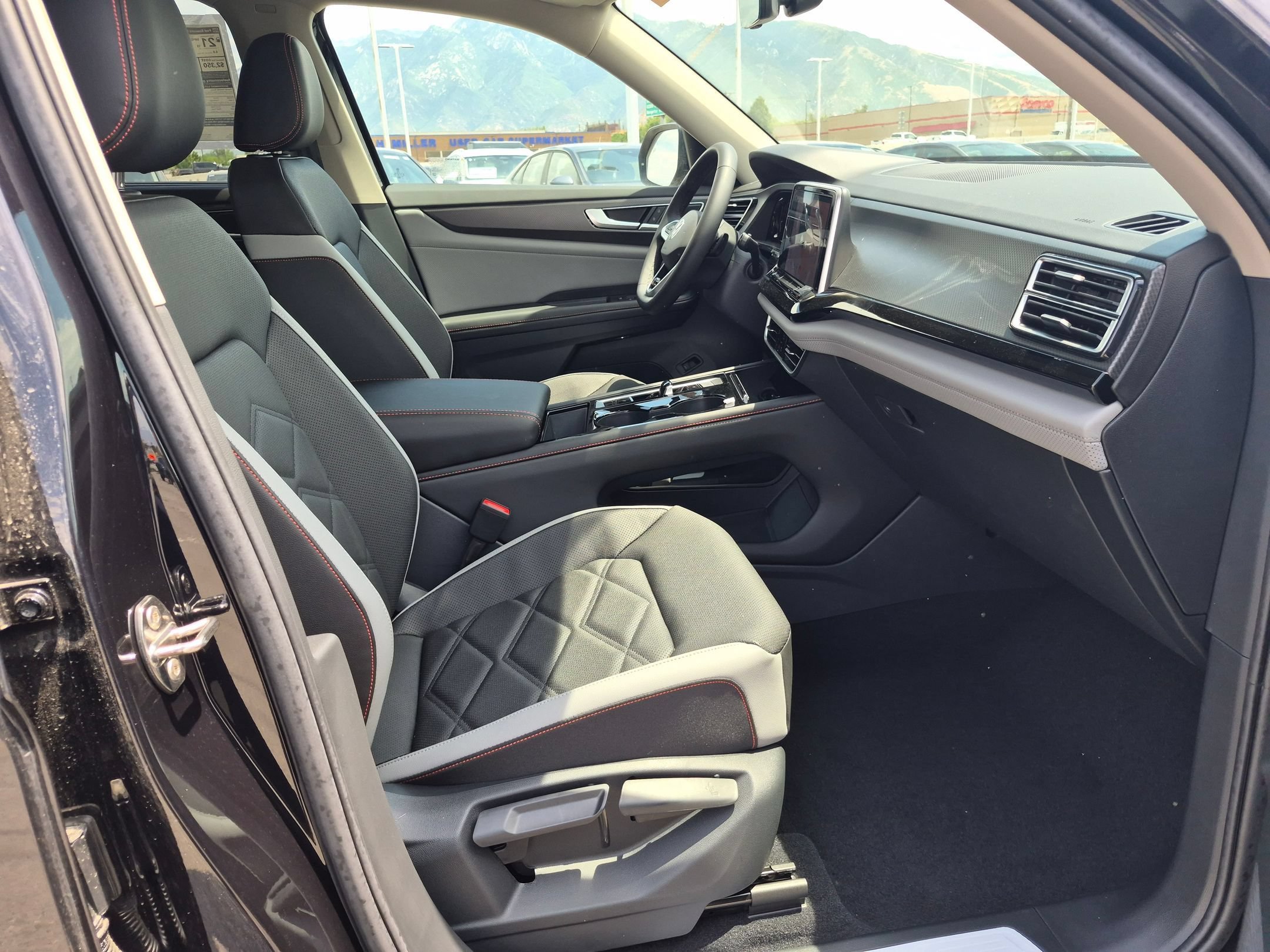 New 2026 Black Pearl Volkswagen 2.0T Peak Edition image 29