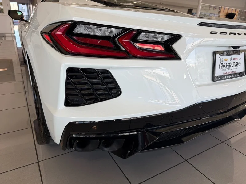 Used 2024 Arctic White Chevrolet 2LT image 19
