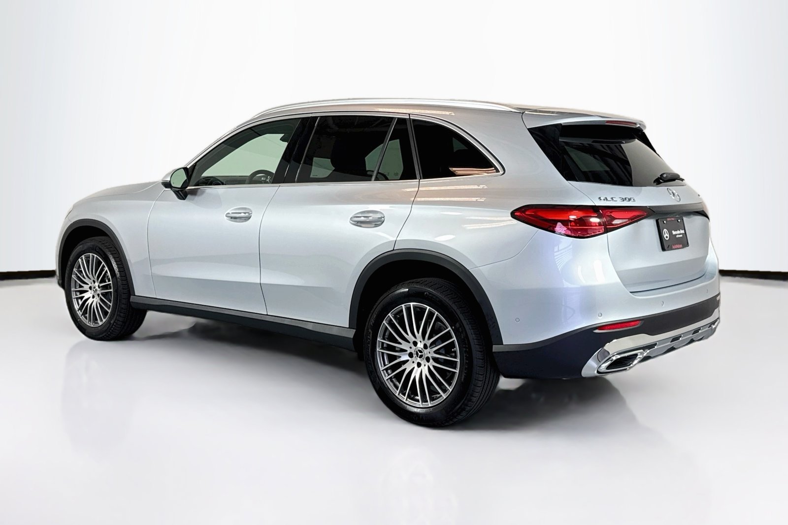 New 2026 Cirrus Silver Metallic Mercedes-Benz GLC 300 image 7