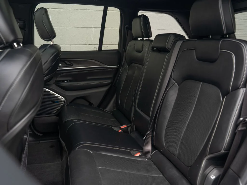 Used 2022 Silver Jeep Overland image 18