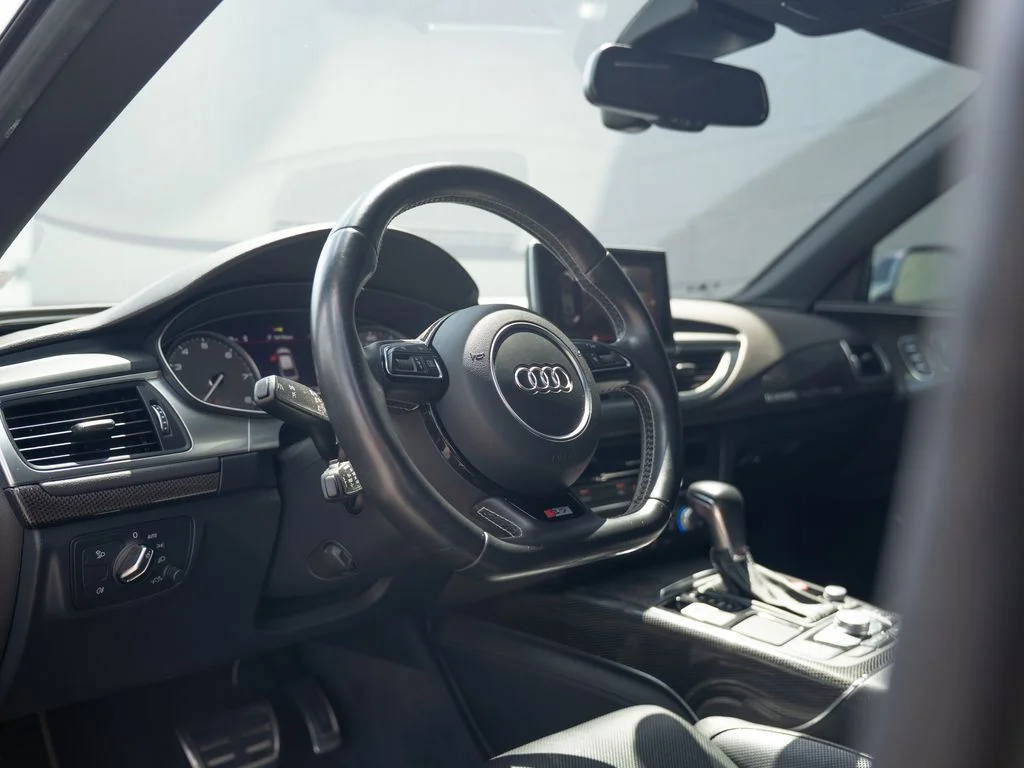 Used 2017 Gray Audi 4.0T Premium Plus image 4