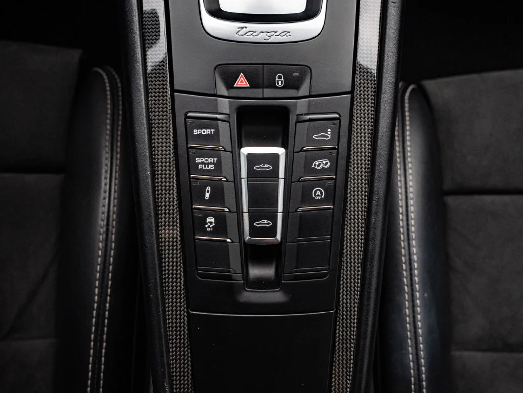 Used 2016 Agate Gray Metallic Porsche Targa 4 GTS image 36