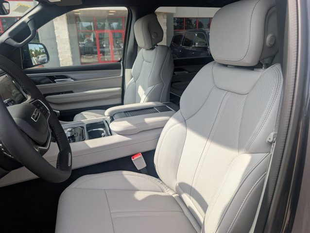 New 2026 Baltic-Gray Metallic Clear-Coat Exterior Paint Jeep Limited Altitude image 19
